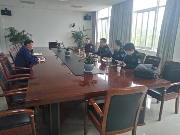 市衛(wèi)生監(jiān)督局到鋼構(gòu)公司開(kāi)展檢查工作 市衛(wèi)生監(jiān)督局到鋼構(gòu)公司開(kāi)展檢查工作